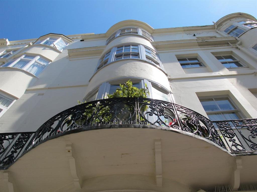 แบลนช์ เฮาส์ โฮเต็ล ออฟิเชียล Hotel Brighton ภายนอก รูปภาพ
